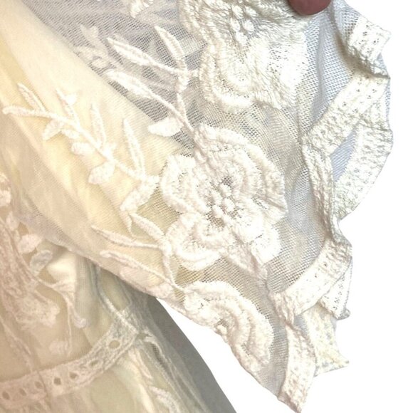 Floral Embroidered Sheer Boho Tunic Top Cream Lace AndTheWhy Size L - Picture 5 of 9